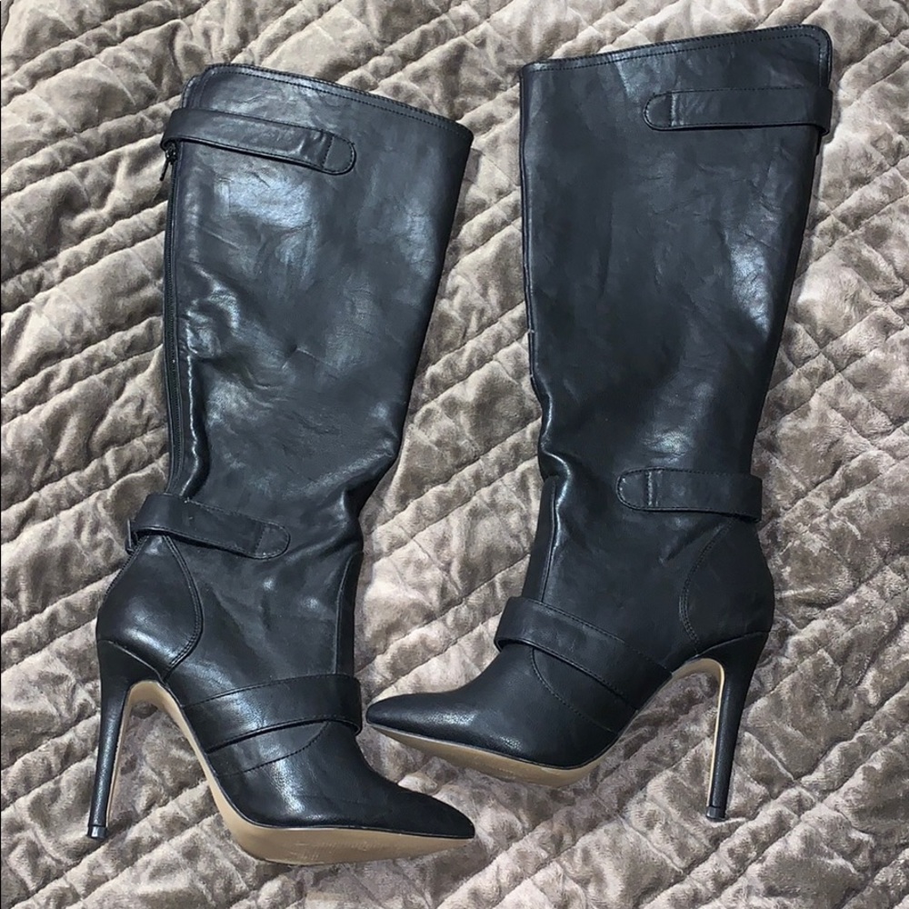 Black High Top Pointy Boots